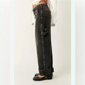 060 Free People We The Free Major Leagues Cargo Mid-Rise Cuffed Jeans Size 25